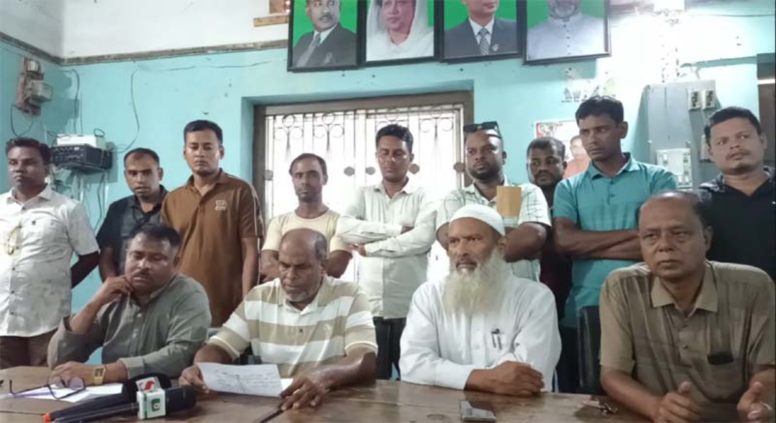 বদলগাছীতে ফেক ফেসবুক আইডি থেকে ভিত্তিহীন সংবাদ প্রচারের অভিযোগে যুবদল নেতার সংবাদ সম্মেলন