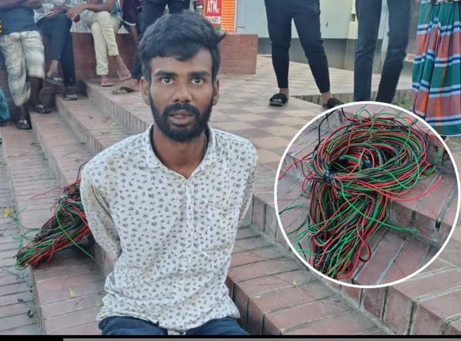 রুয়েটের নির্মাণাধীন ভবনের  সংযোগ তার চুরি, আটক ১