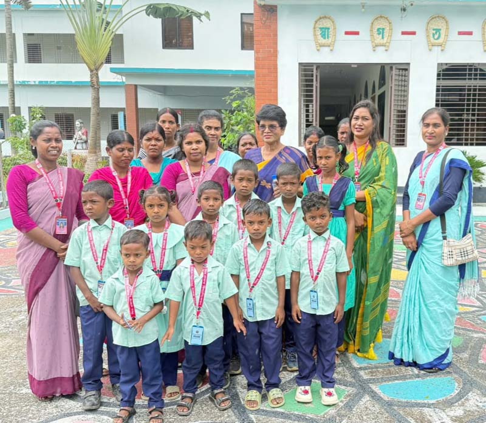 এমপি আন্না মিন্জের সঙ্গে নারী ও শিশু কল্যাণ সংস্থা ও শিশু প্রভাত বিদ্যানিকেতনের প্রতিনিধিদের সাক্ষাৎ
