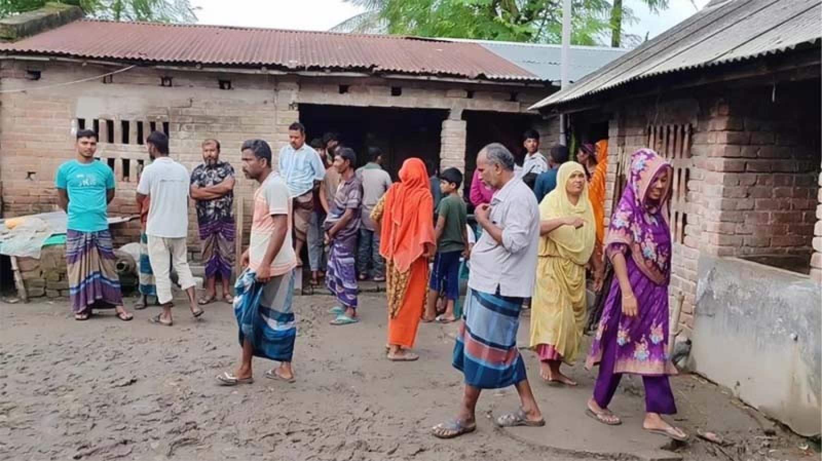 অটোরিক্সা চার্জ দিতে গিয়ে প্রাণ গেল চালকের