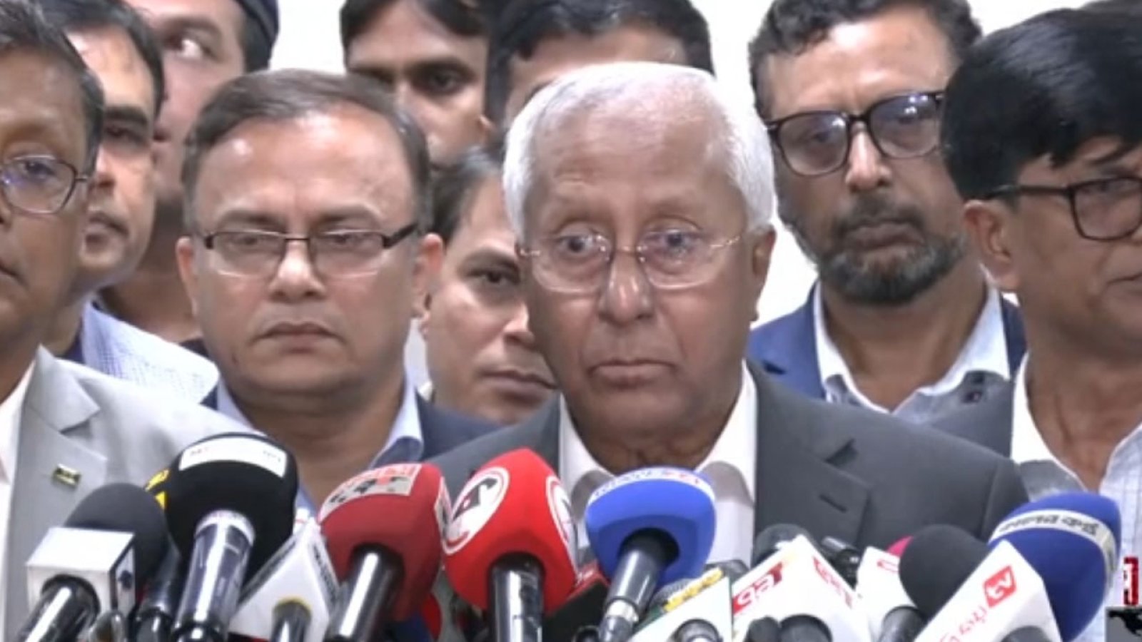 আদালতের নির্দেশে দুই আসনের ফল স্থগিত হয়েছে