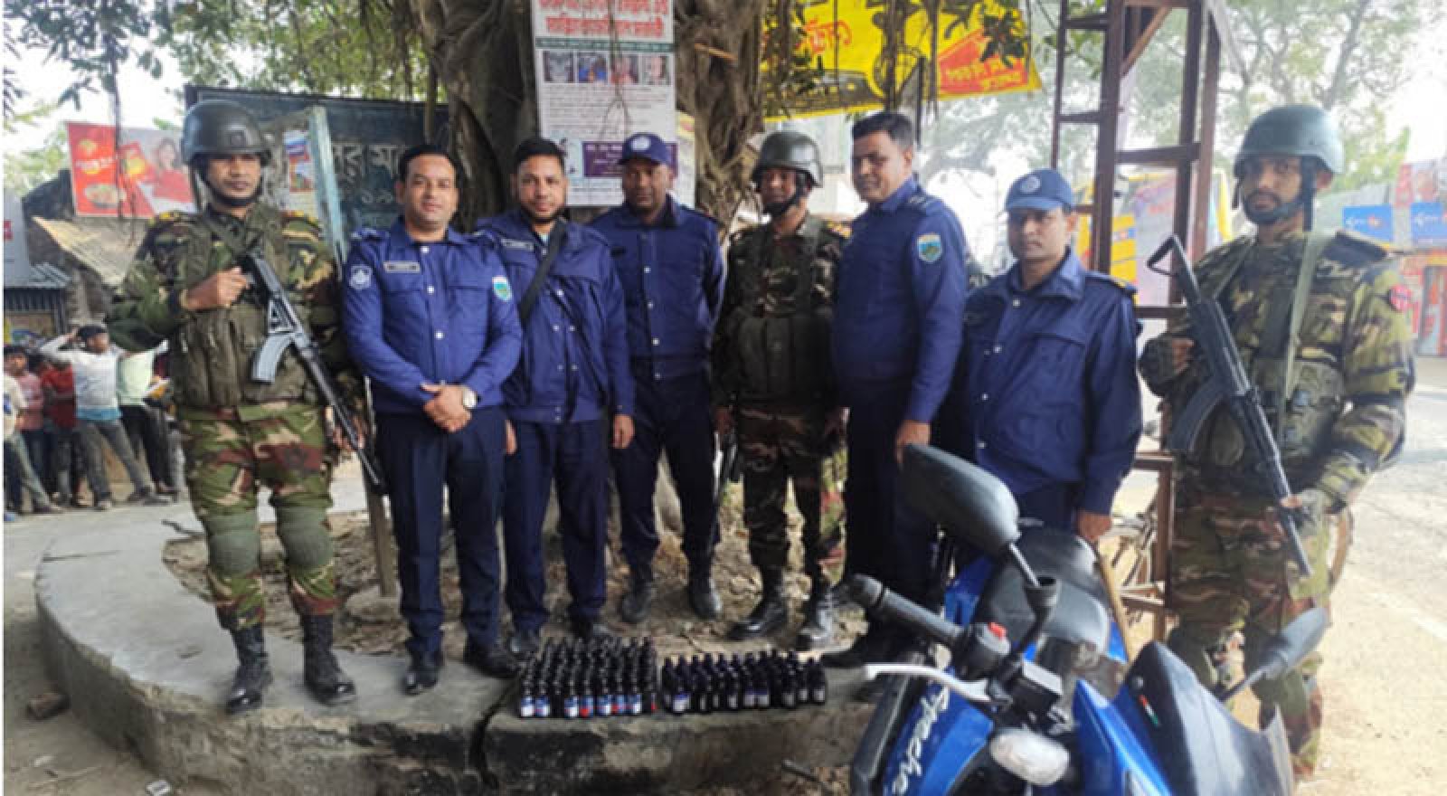 তানোরে ফেনসিডিলসহ মোটরসাইকেল জব্দ
