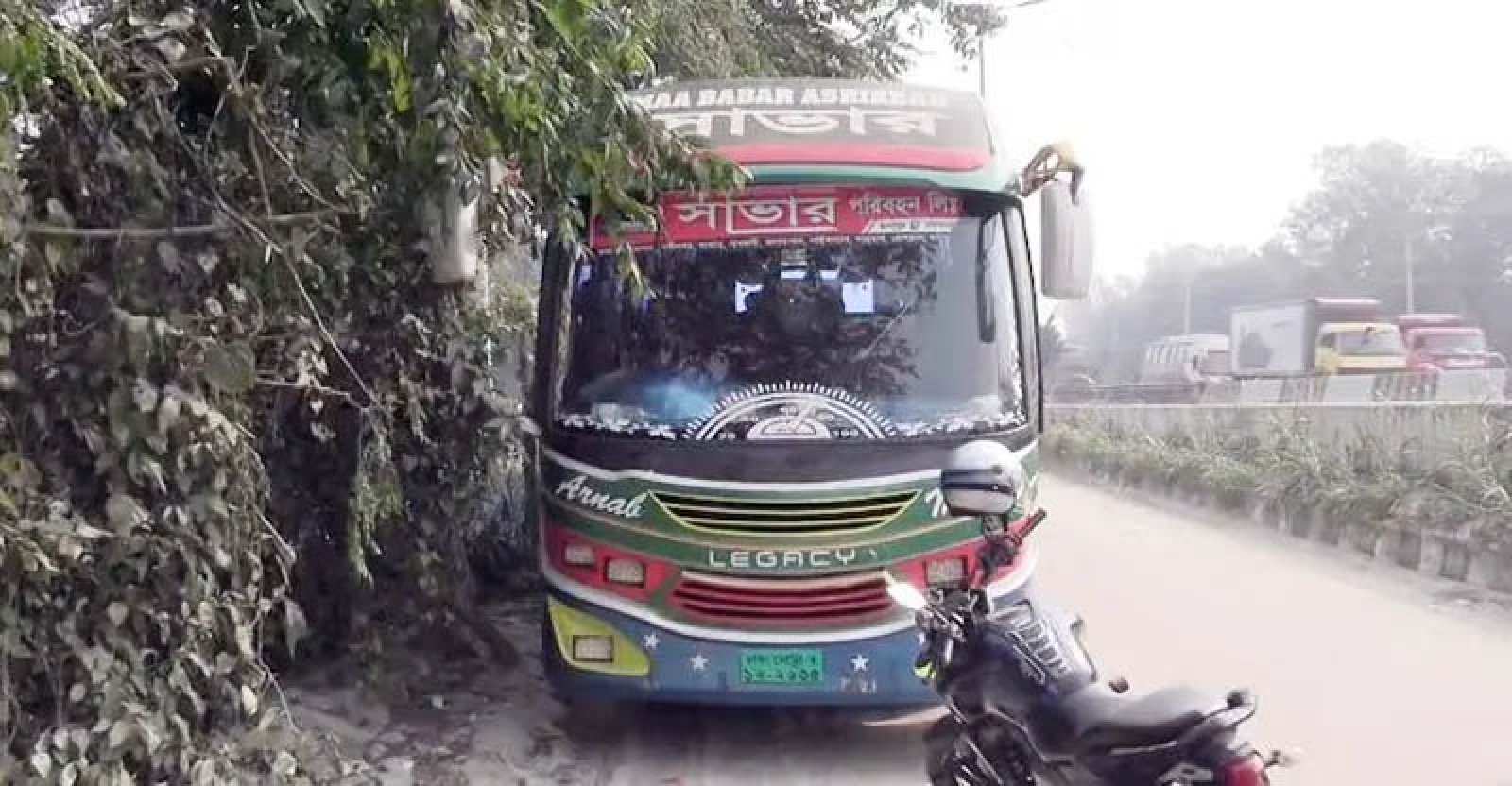 চলন্ত বাসে কলেজছাত্রীকে সংঘবদ্ধ ধর্ষণ, গ্রেফতার ৩