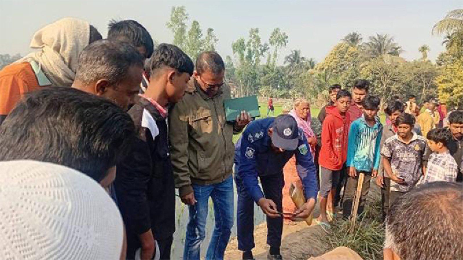 গাবতলীতে  ট্রাক মালিককে কুপিয়ে হত্যা