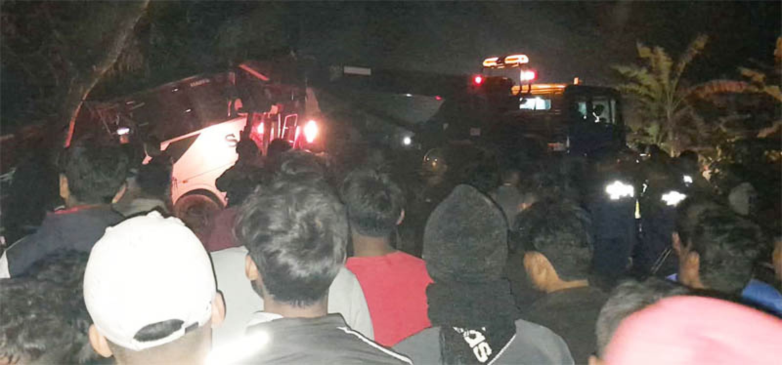 মাদারীপুরে বাসচাপায় নিহতের সংখ্যা বেড়ে ৭