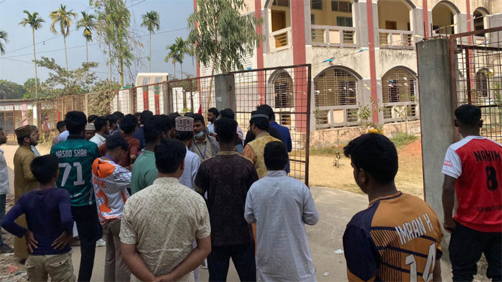 দুই প্রার্থীর সমর্থকদের মধ্যে ধাওয়া–পাল্টা ধাওয়া, আহত ৬