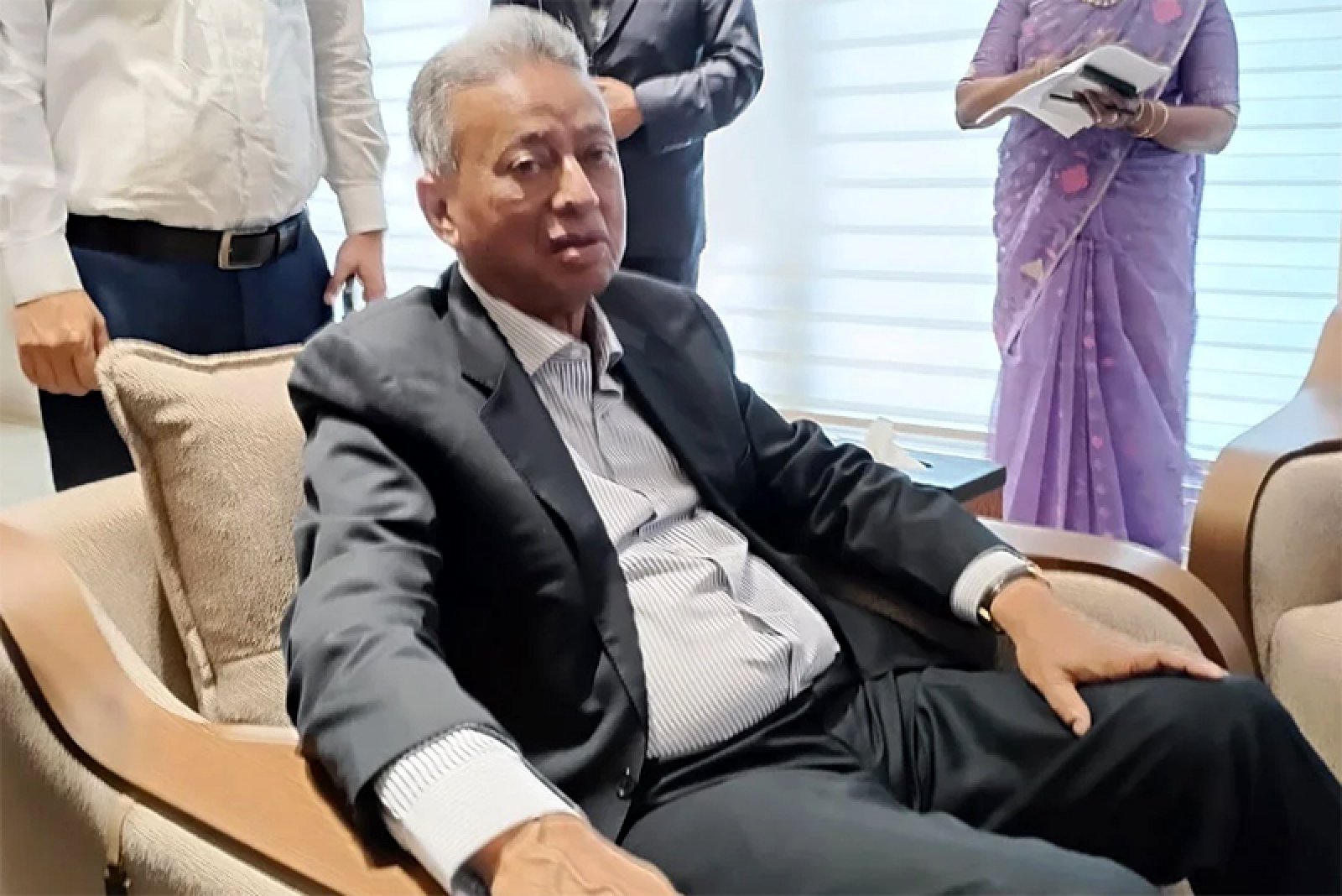 পৃষ্ঠপোষকতার অর্থনীতি চলতে দেওয়া যাবে না