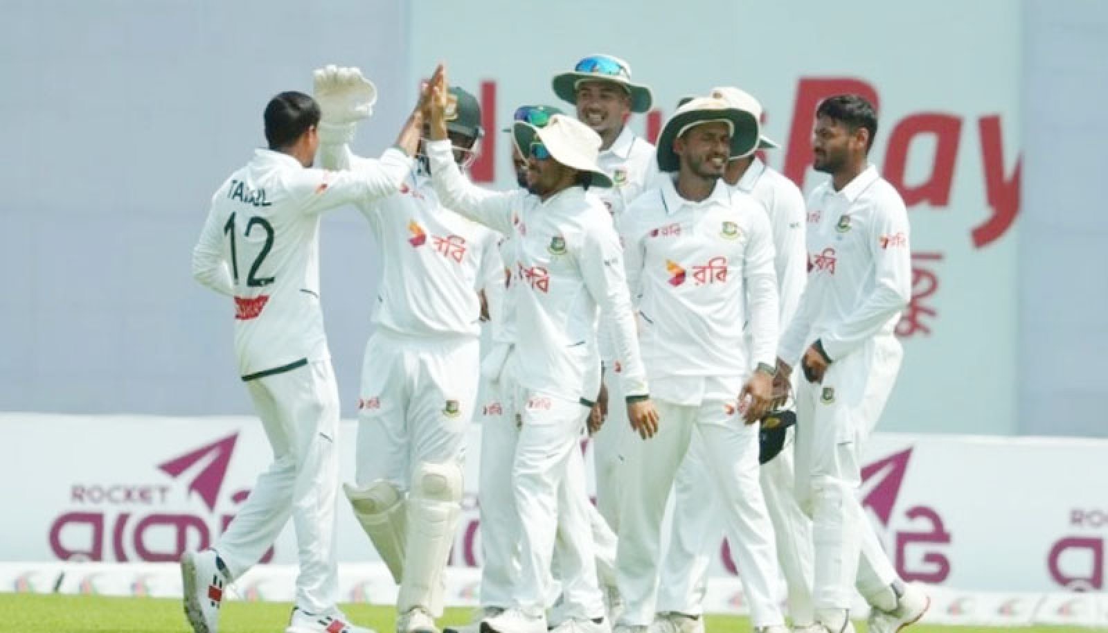 পাকিস্তানকে গুঁড়িয়ে বড় লিড পেল বাংলাদেশ