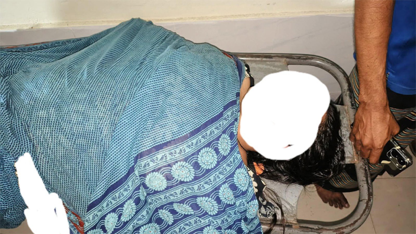 নিয়ামতপুরে গৃহবধূর মরদেহ উদ্ধার