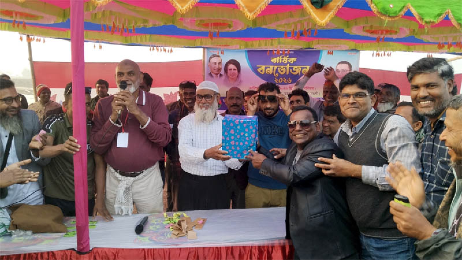 চাঁপাইনবাবগঞ্জ গোমস্তাপুরে  বিএনপির বার্ষিক বনভোজন অনুষ্ঠিত হয়েছে