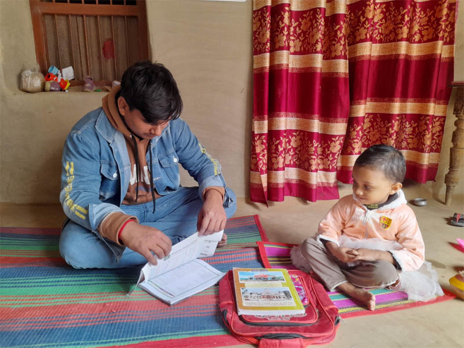 নতুন বইয়ে মলাট লাগানোর রীতির প্রীতি কমে গেছে