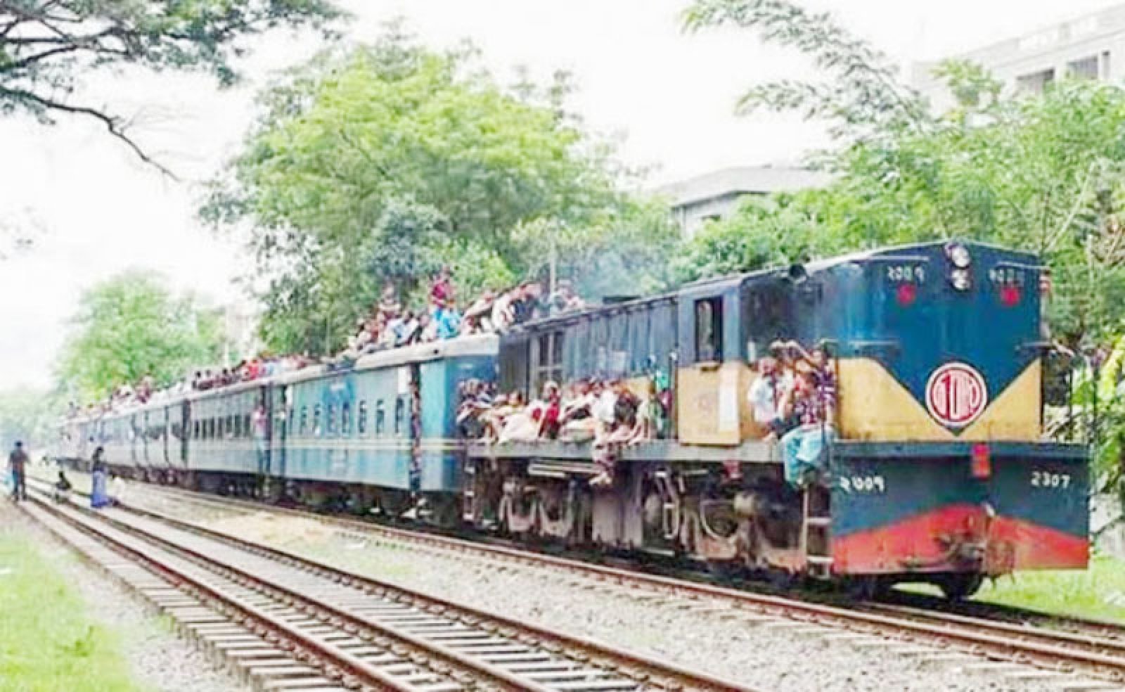 ট্রেনের ভাড়া বকেয়া থাকায়, বে-সরকারী দুটি ট্রেনের চুক্তি বাতিল করল রেলওয়ে