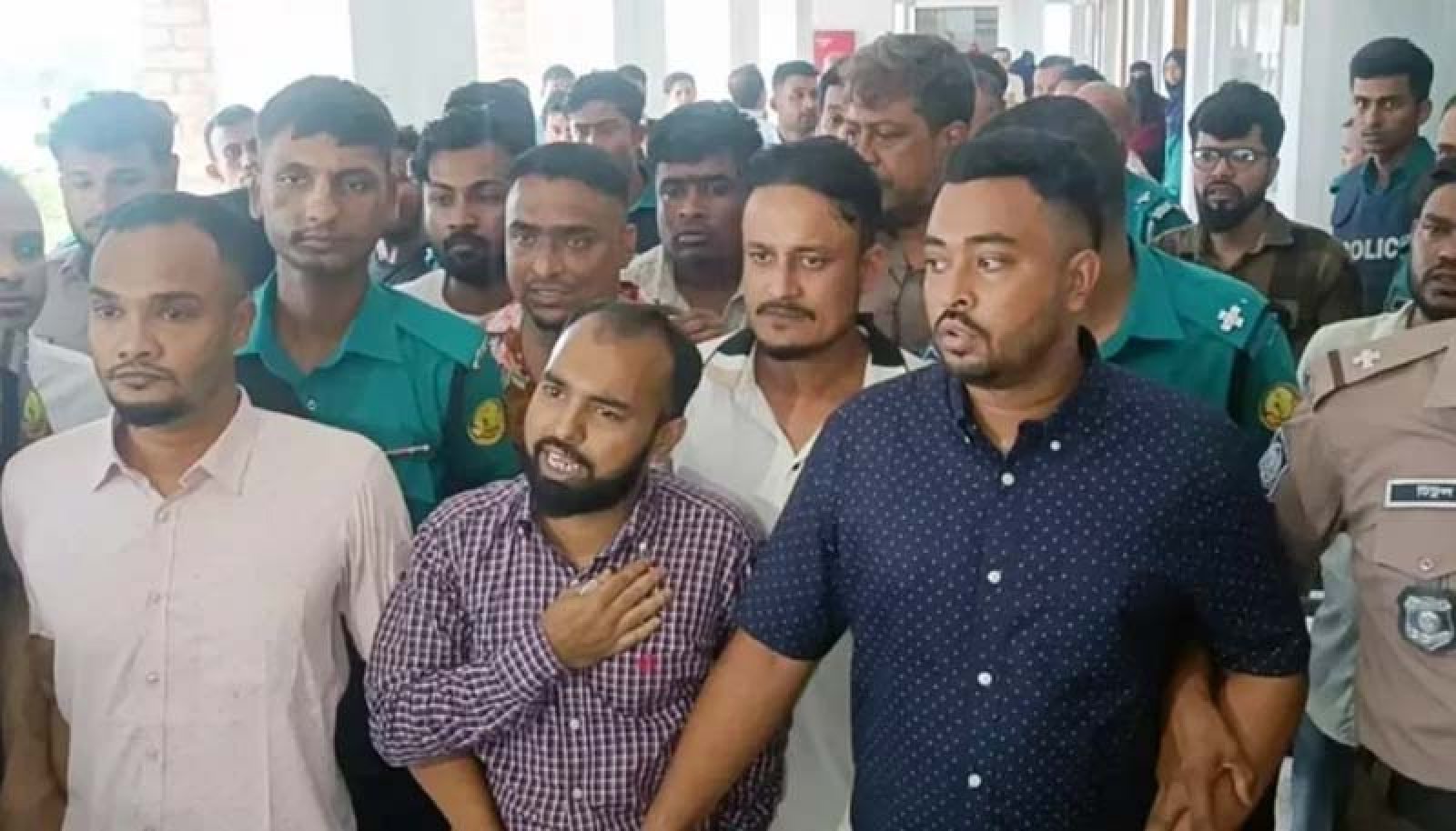 একজনের মৃত্যুদণ্ড, তিনজনের যাবজ্জীবন