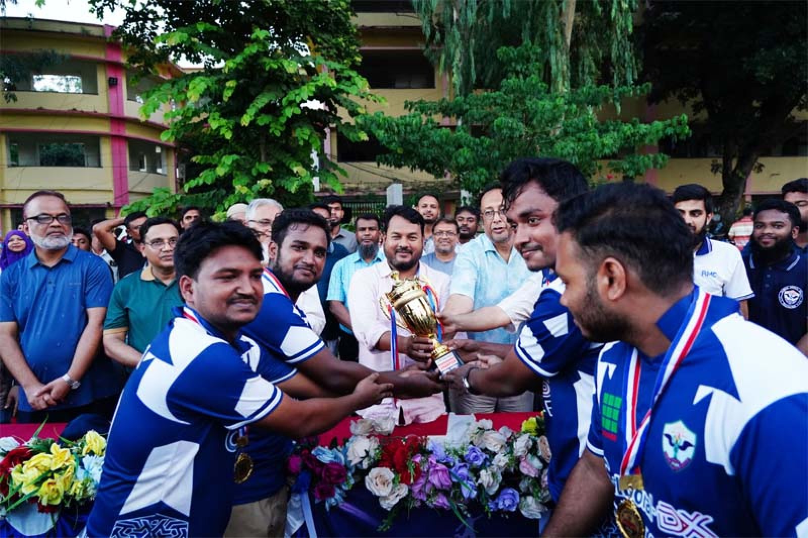 রাজশাহী মেডিকেল কলেজ ছাত্রদল আয়োজিত আরএমসি  চ্যাম্পিয়নস কাপের পুরস্কার বিতরণ