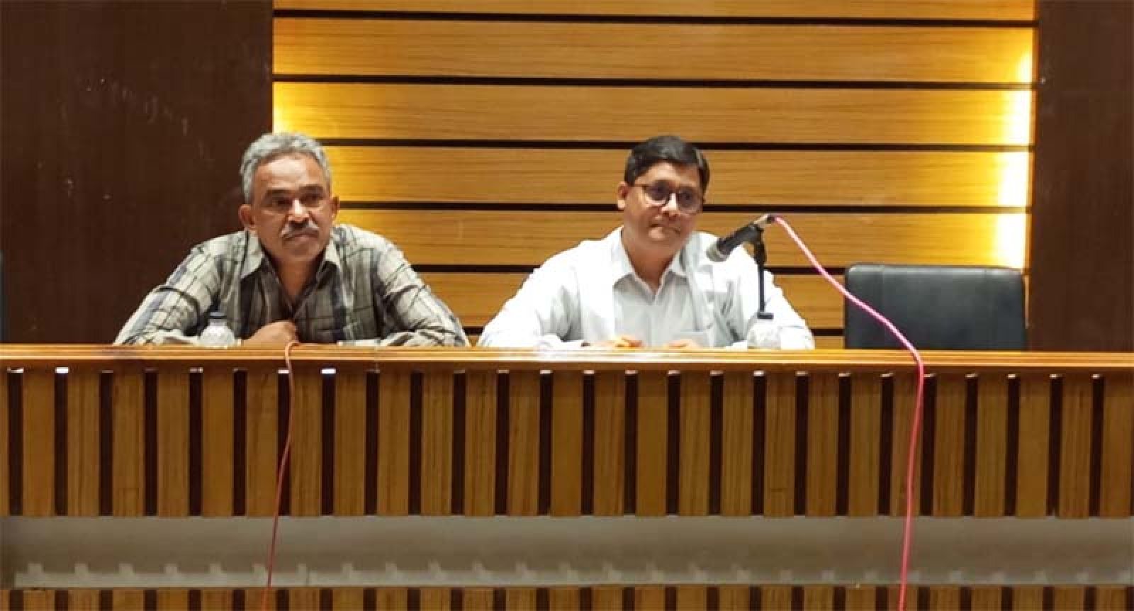 বৃক্ষরোপণ ও পরিচ্ছন্নতা কার্যক্রম জোরদারকরণের রাসিকের ওয়ার্ড সচিবদের সভা অনুষ্ঠিত