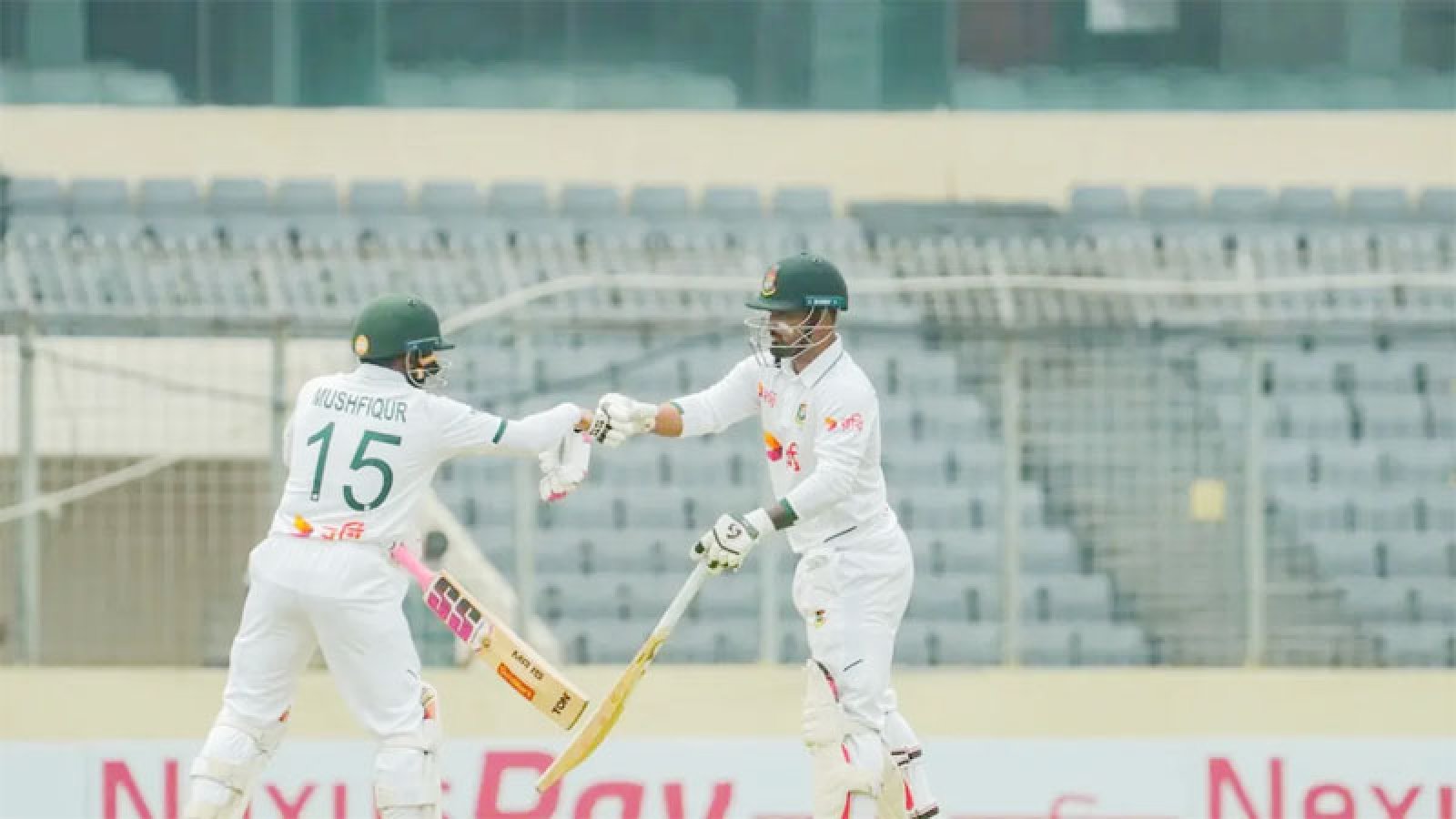 বাংলাদেশের লিড দুইশ ছাড়িয়েছে