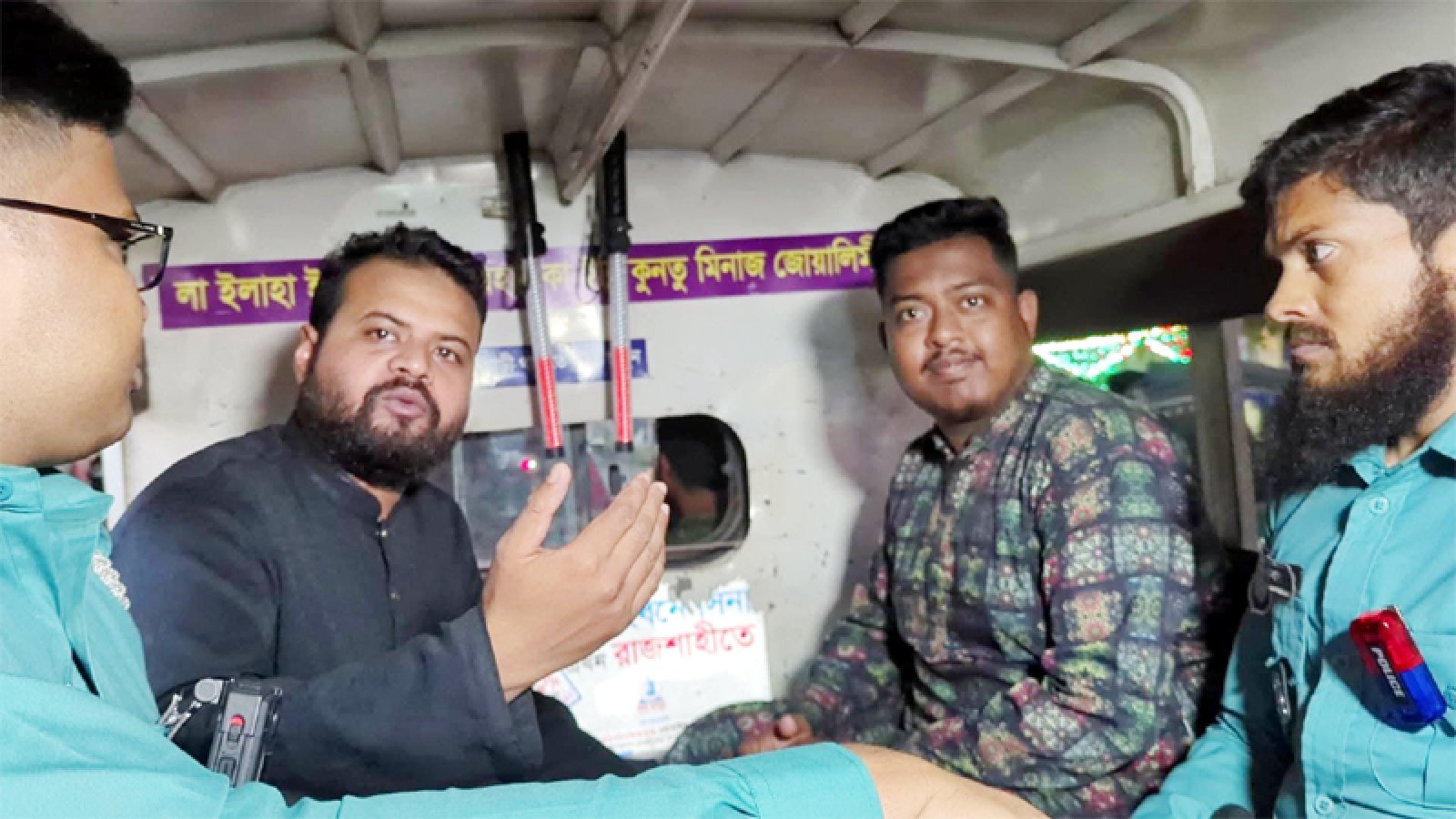 রাজশাহীতে শিক্ষককে চড়থাপ্পড়ের ঘটনায় অভিযুক্ত শিহাবের সংবাদ সম্মেলন, পরে আটক
