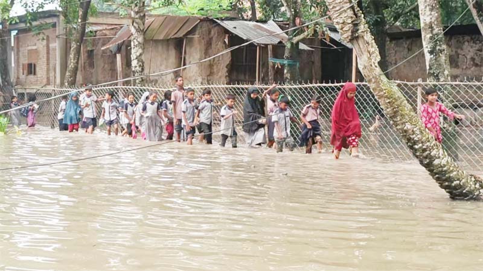 বদলগাছীতে বছরের পর বছর দুর্ভোগে ১৩২ শিক্ষার্থী, মিলছে শুধু আশ্বাস