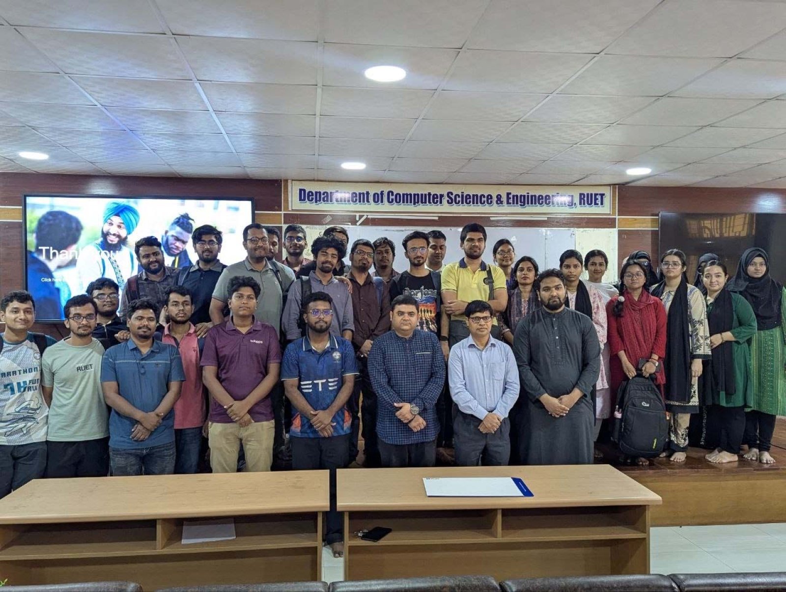 যুক্তরাজ্যে উচ্চশিক্ষা ও স্কলারশিপ: STEM-এ নারীদের জন্য নতুন সম্ভাবনা উন্মোচিত