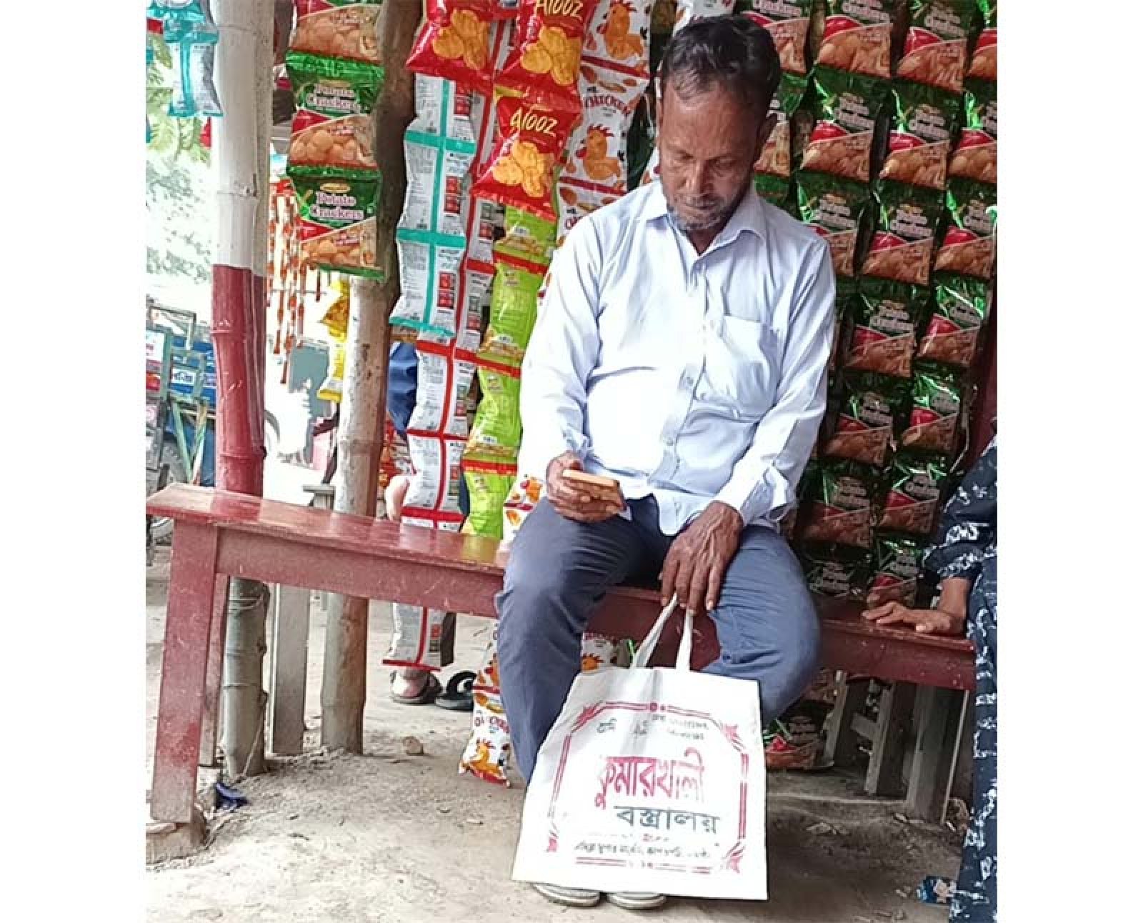 বদলগাছীতে চাঁদা দাবির অভিযোগে অভিযুক্ত বিএনপি নেতা আব্দুল জলিলকে অব্যাহতি
