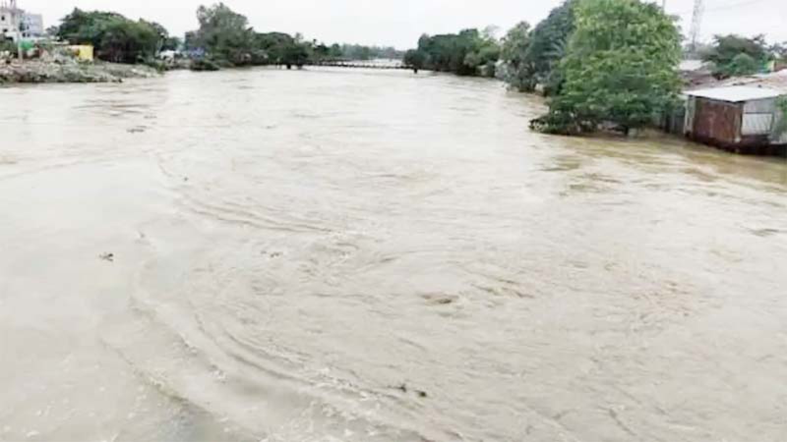 ১০ স্টেশনে পানি বিপৎসীমার ওপরে, বন্যার আশঙ্কা