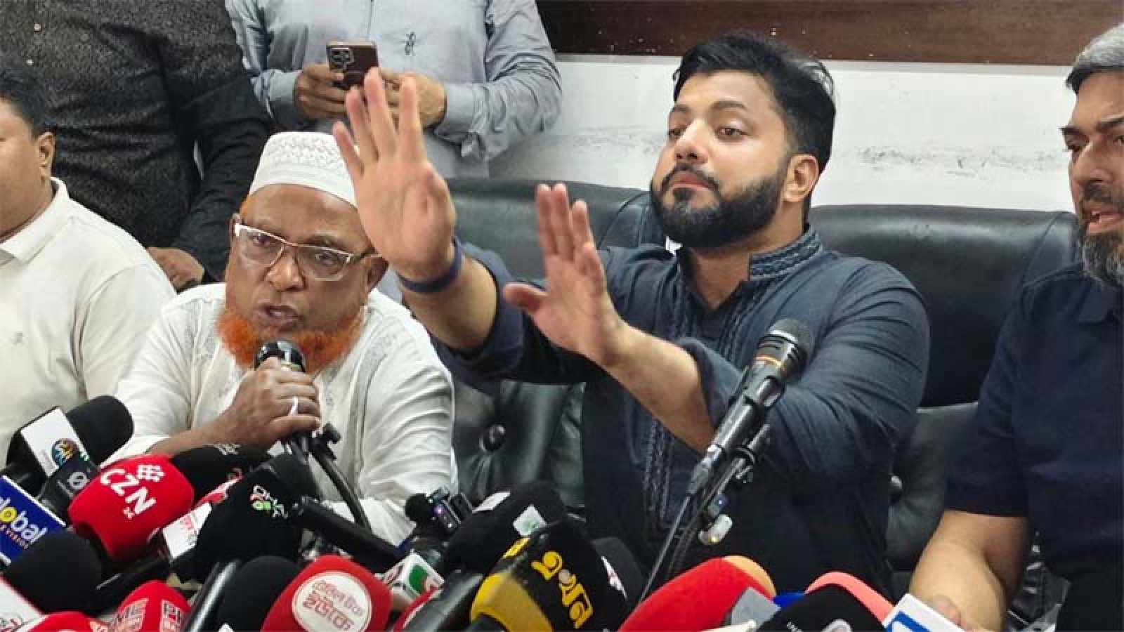 প্রতিমন্ত্রীর পদ থেকে পদত্যাগ করলেন