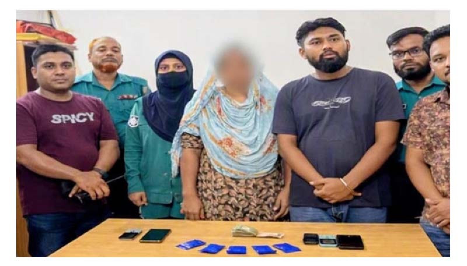 রাজশাহীতে ৯৩৭ পিস ইয়াবাসহ দম্পতি গ্রেপ্তার