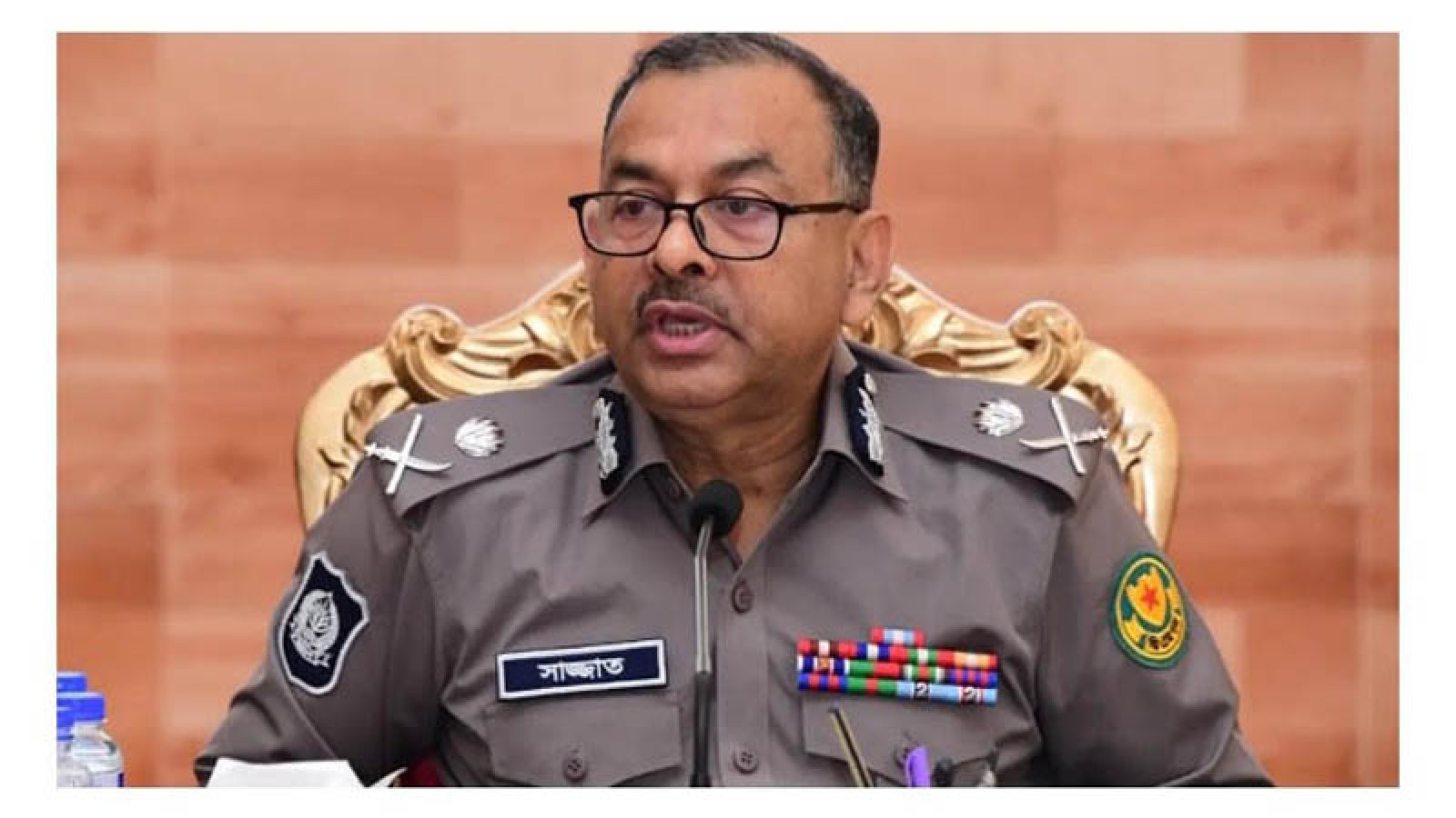ইনকিলাব মঞ্চের নেতাকর্মীদের সঙ্গে সংঘর্ষে ১৬ পুলিশ সদস্য আহত : ডিএমপি কমিশনার