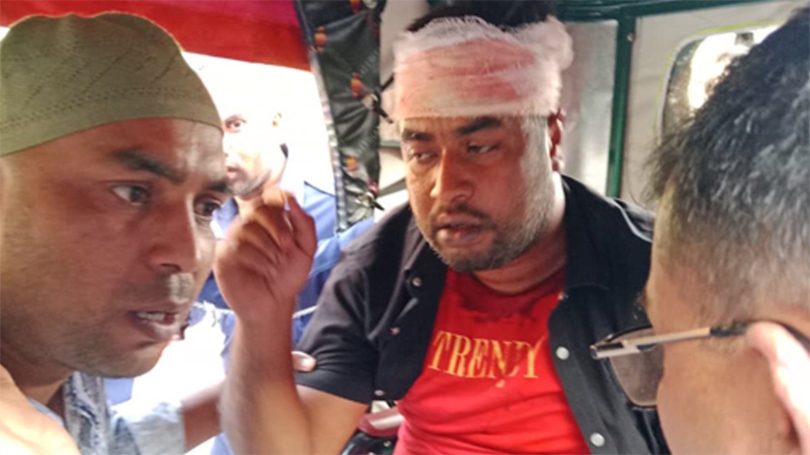 আধিপত্য বিস্তারকে কেন্দ্র করে সংঘর্ষ, আহত ৫