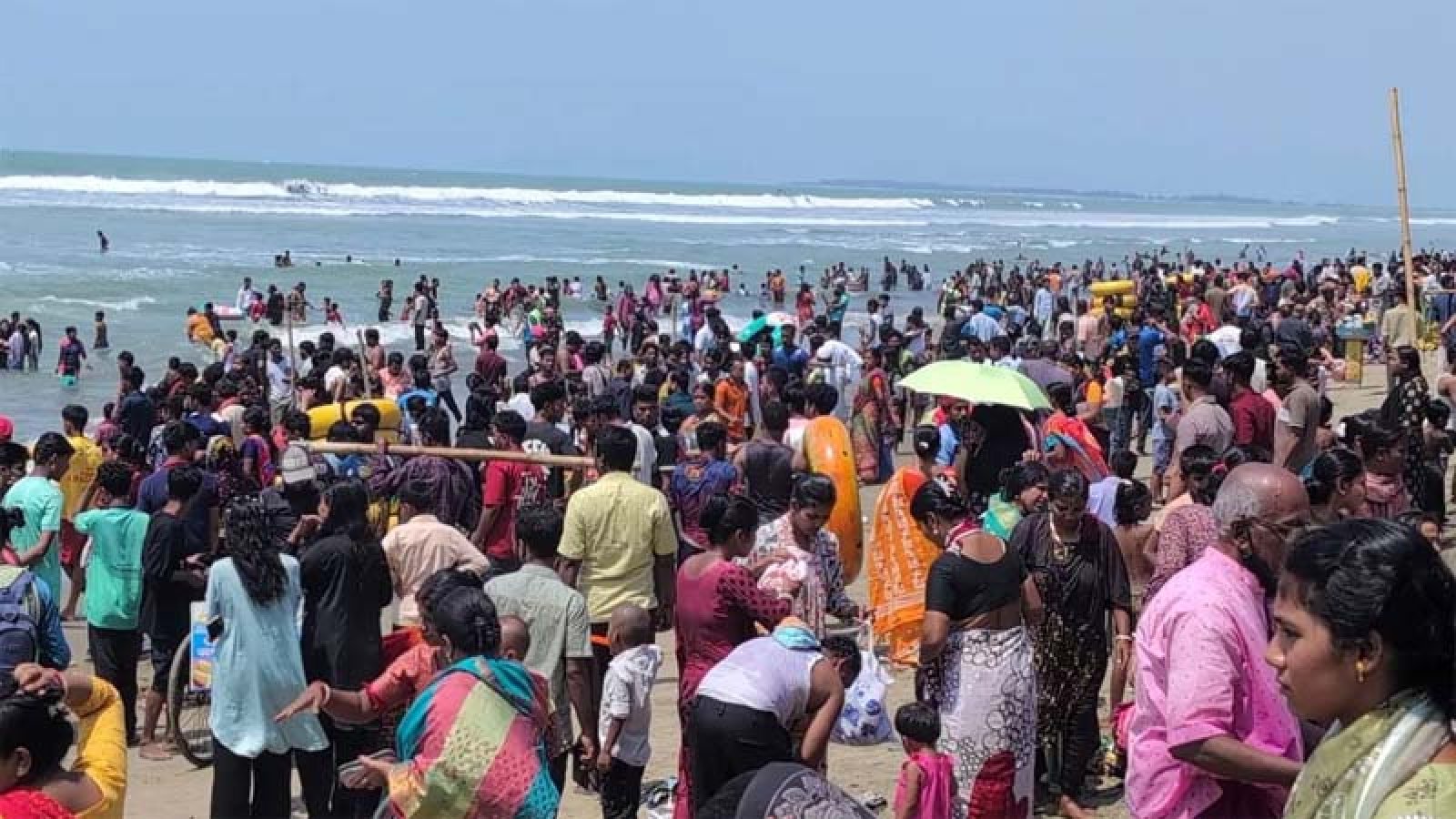 কক্সবাজার সৈকতে বারুণী স্নান ও গঙ্গাপূজায় পুণ্যার্থীর ঢল