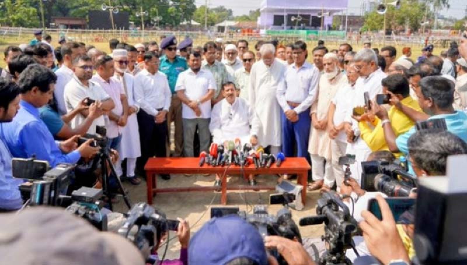 রাত পোহালে আসছেন প্রধানমন্ত্রী,উন্নয়নের নানা দাবিতে প্রহর গুনছেন নগরবাসী