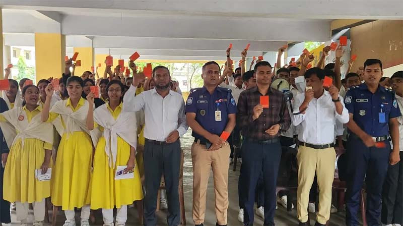 মাদক ও মোবাইল আসক্তিকে শিক্ষার্থীদের ‘লালকার্ড’