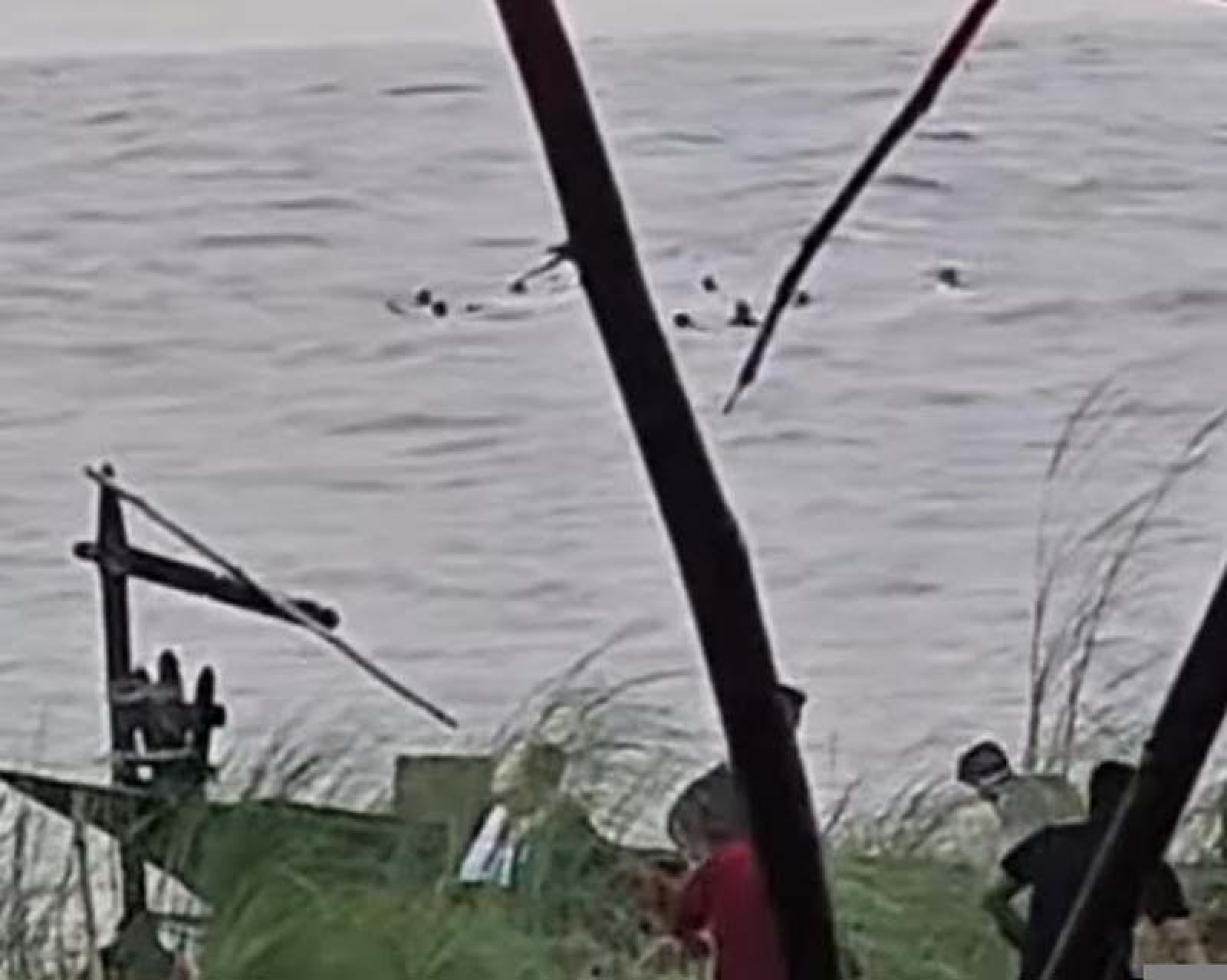 রাজশাহীর পদ্মায় নৌকাডুবি, নিখোঁজ ২