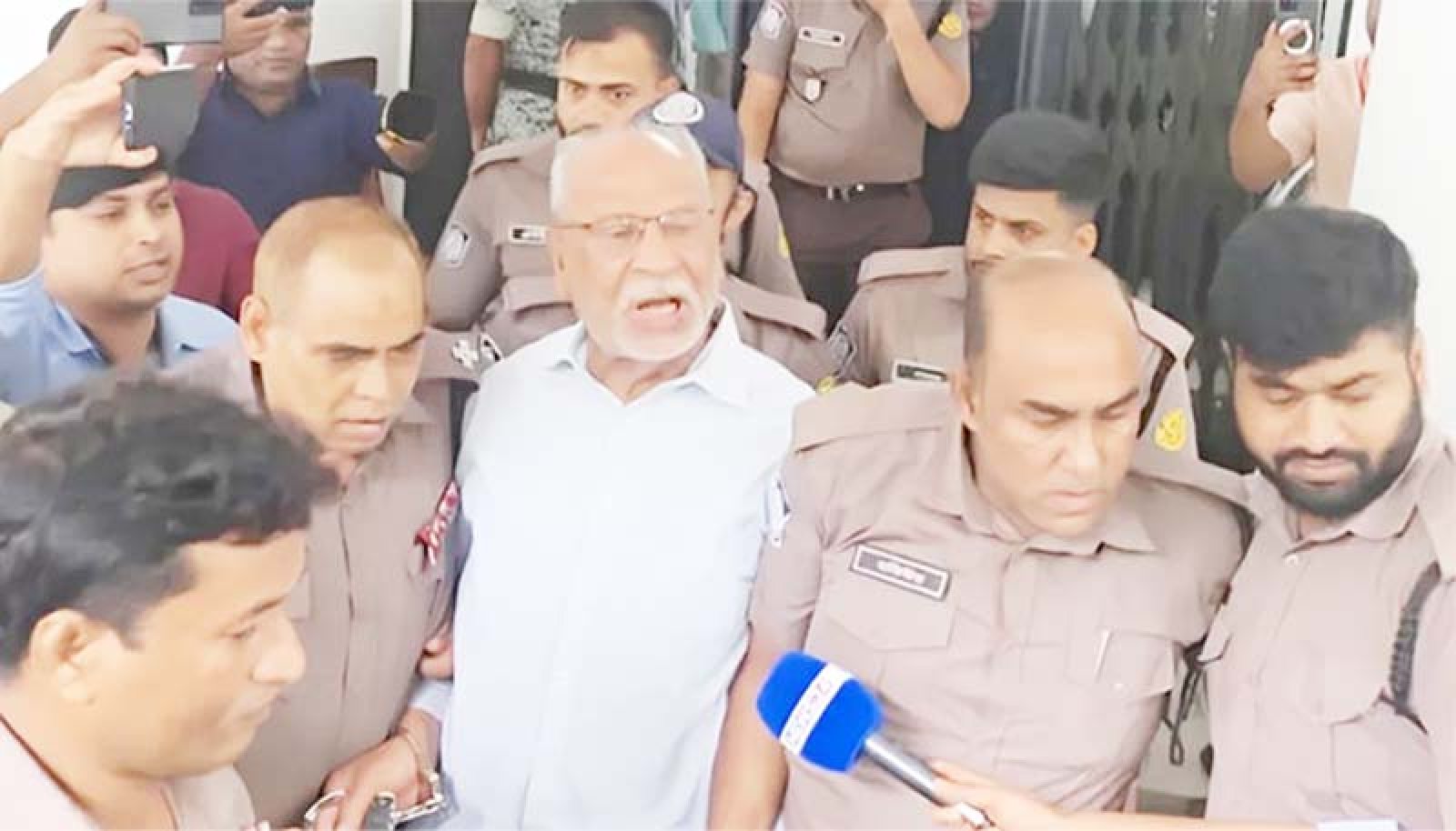 ‘আদালতকে বলতে চাইলাম ফাঁসি দিয়ে দেন, প্রস্তুত আছি’