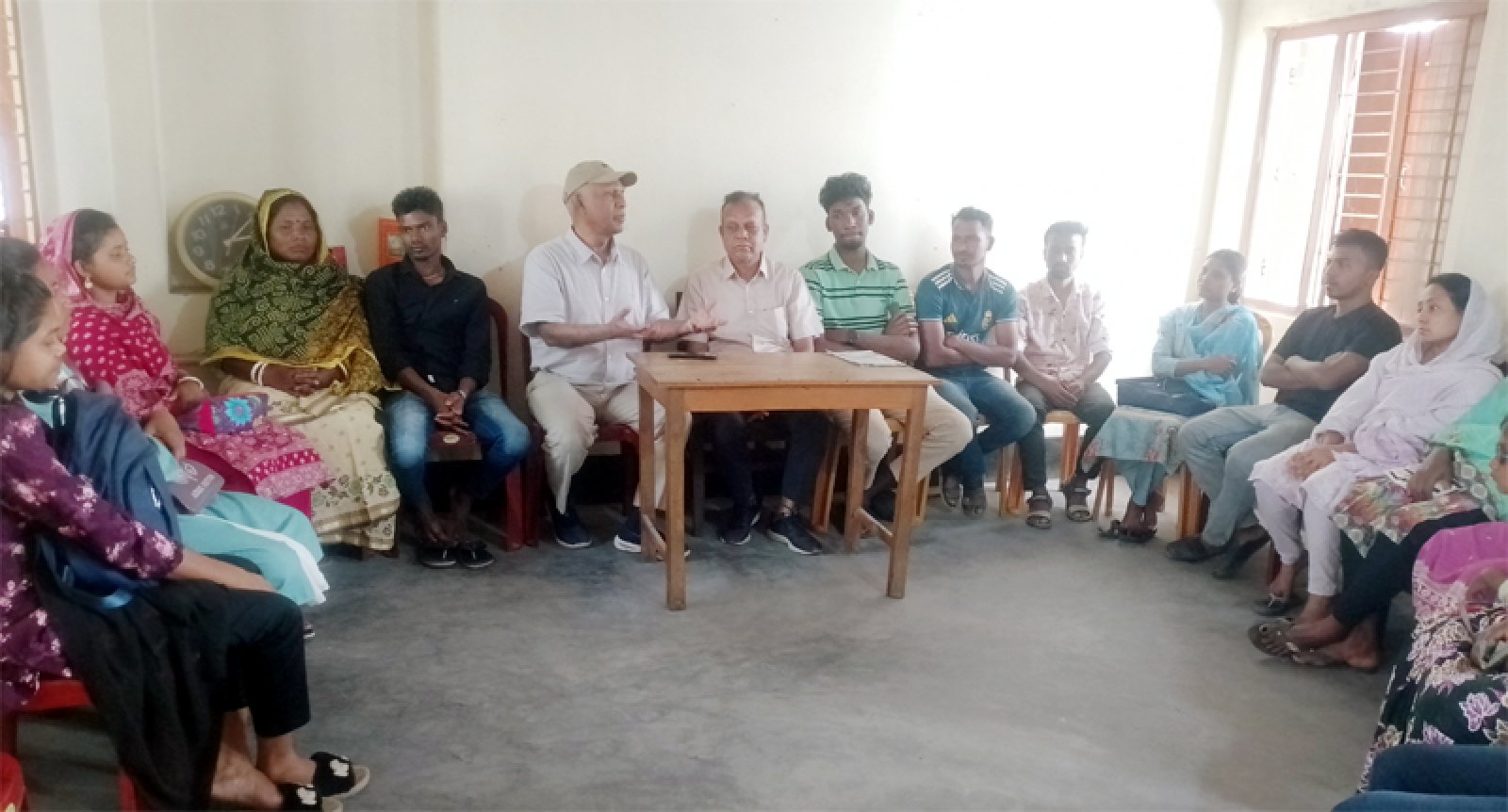 রাজশাহীতে আইইডির নির্বাহী পরিচালকের সঙ্গে দক্ষতা উন্নয়ন প্রশিক্ষণার্থীদের মতবিনিময়