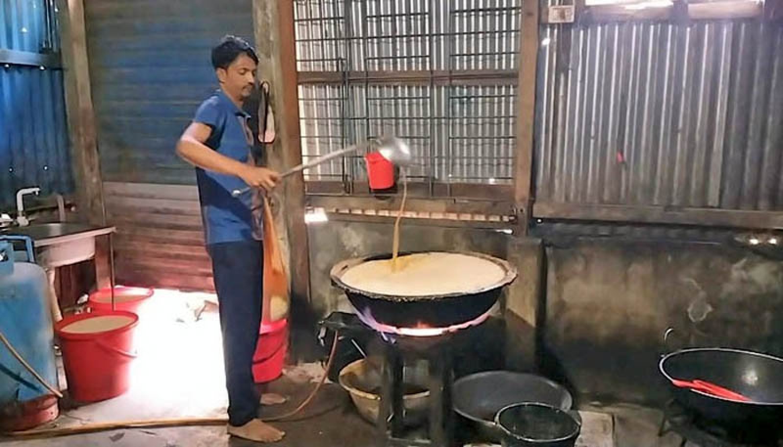ব্রাহ্মণবাড়িয়া সরাইলের বিখ্যাত চুনিলালের রসগোল্লা