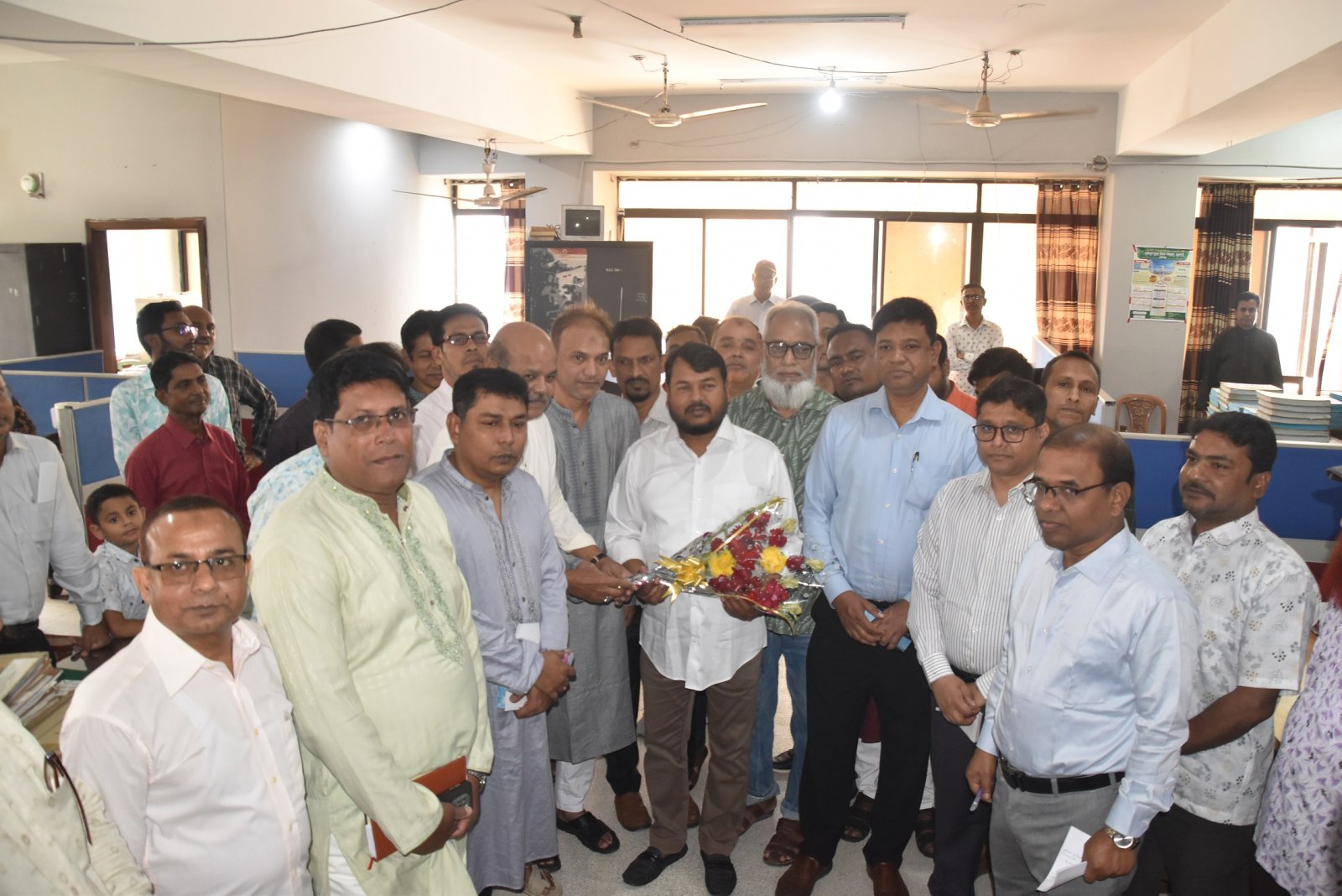 নাগরিক সেবা সুনিশ্চিত করতে কর্মকর্তা-কর্মচারীদের যথাযথভাবে দায়িত্ব পালনের নির্দেশ রাসিক প্রশাসকের