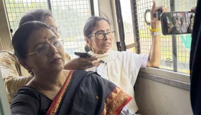 দিল্লিতে মমতা বন্দ্যোপাধ্যায় আটক