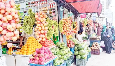 রমজান ঘিরে অস্থির হয়ে উঠেছে ফলের বাজার