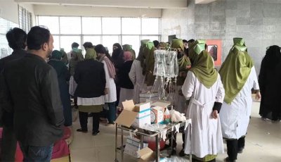 পোশাক কারখানায় শতাধিক শ্রমিক অসুস্থ