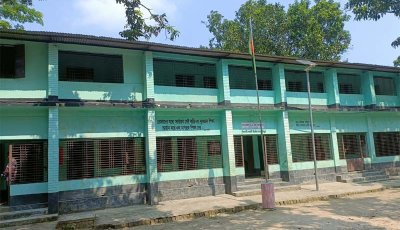 বদলগাছীতে মাদ্রাসার ভবন নিলামের টাকা বাঁকি রেখেই  মালামাল নিয়ে গেলেন যুবদল নেতা
