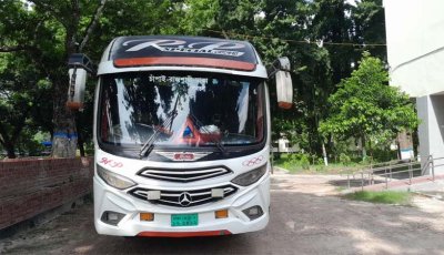 যাত্রীদের নামিয়ে দেওয়ার চেষ্টার অভিযোগে রুয়েটে আরপি বাস আটকে রাখলেন শিক্ষার্থীরা