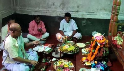 বোদা বদেশ্বরী মন্দিরে মহালয়া উৎসবে পুণ্যার্থীদের ঢল, মন্দিরে পূজো দিলেন ভারতীয় সহকারী হাইকমিশনার মনোজ কুমার