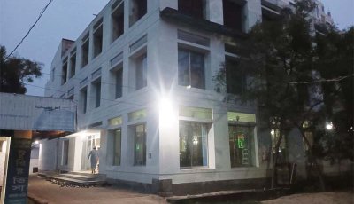 মসজিদে নামাজ পড়াচ্ছিলেন ইমাম, মোটরসাইকেল নিয়ে গেল চোর