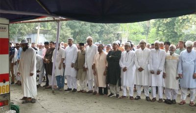রাষ্ট্রীয় মর্যাদায় পিতামাতার পাশে চিরনিদ্রায় সাবেক আইজিপি ড. এম এনামুল হক