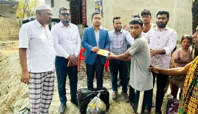অগ্নিকাণ্ডে ক্ষতিগ্রস্ত ৩ পরিবারকে সহায়তা