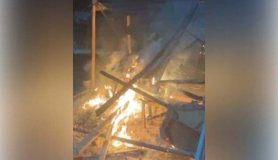 রাজশাহীর বড়কুটিতে ছাত্রলীগ নেতা আটককে কেন্দ্র করে বিএনপির দুই গ্রুপে সংঘর্ষ