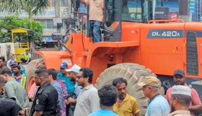 ফুটপাত দখল মুক্ত ও যাননজট নিরসনে রাসিকের উচ্ছেদ অভিযান