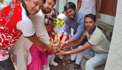 আষাঢ়ের প্রথম দিনে রাজশাহী বহুমুখী বালিকা উচ্চ বিদ্যালয়ে বৃক্ষরোপণ কর্মসূচি অনুষ্ঠিত
