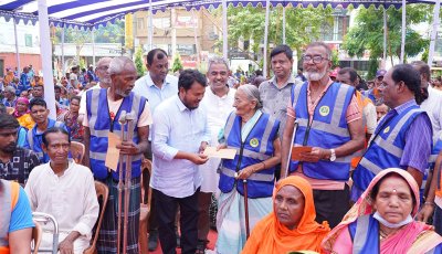 প্রধানমন্ত্রীর ঈদ উপহার পেলেন রাসিকের ১২৩৭ জন পরিচ্ছন্নতাকর্মী